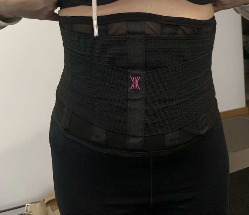 Gorset czarny sciągający