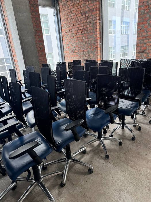 крісла на колесах 100шт! офісні компʼютерні