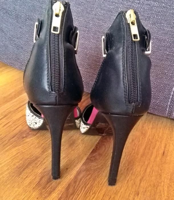 Atmosphere futrzane szpilki z paskiem na kostce 37/38