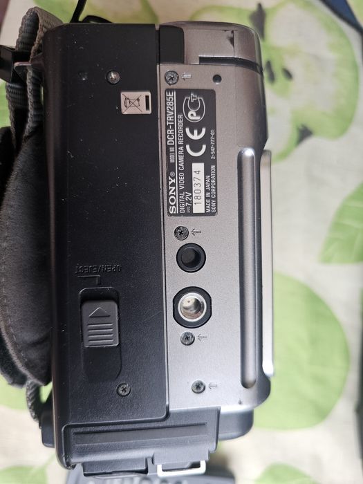 Видеокамера Sony DCR-TRV285E