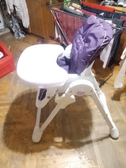 Столик для годування