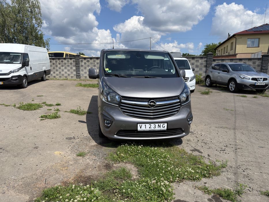 Свіжопригнаний Груз-Пас Opel Vivaro Long 2018