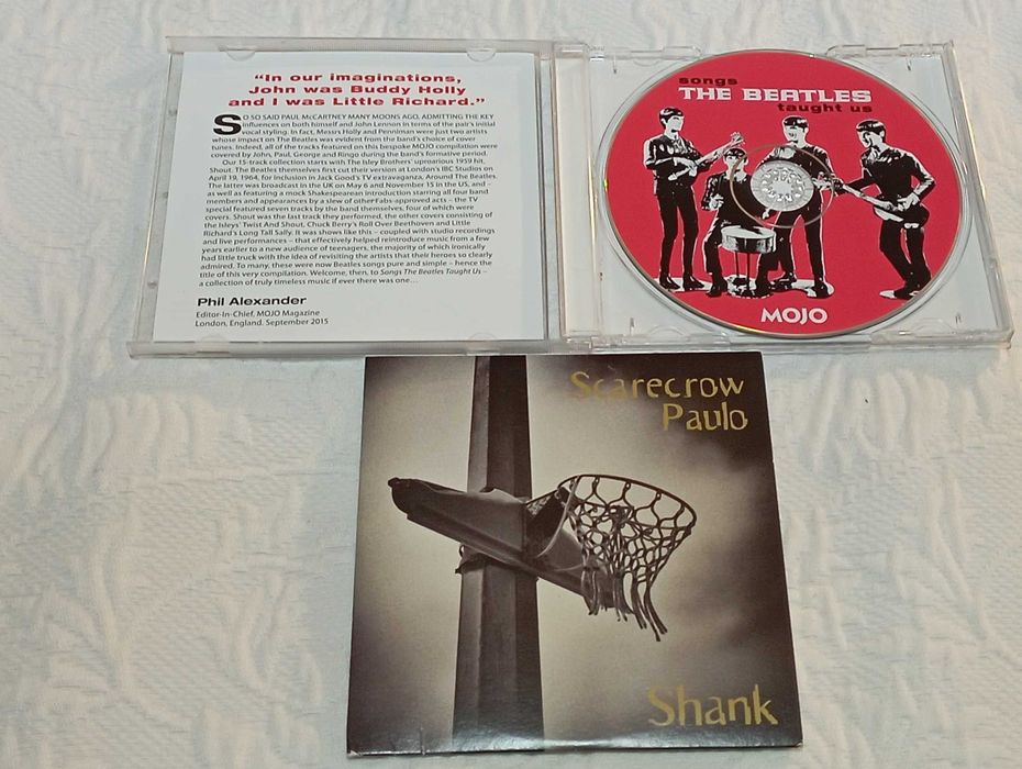 2 cds de música songs The Beatles taught us e Scarecrow Paulo