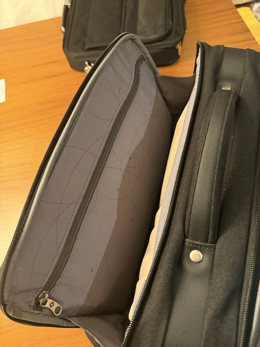 Mala Samsonite tiracolo para viagem curta