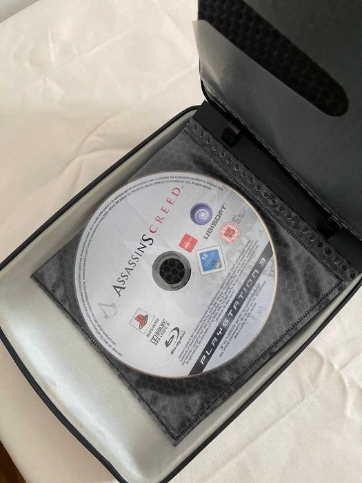 PS3 250gb + 2 comandos + jogos