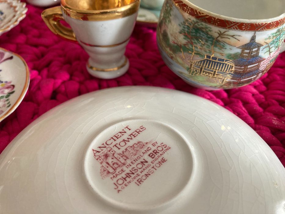 Chávenas de chá porcelana pintadas à mão vintage sec XVII