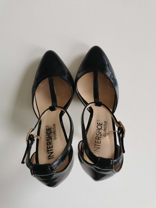 Sprzedam buty na obcasie Intershoe