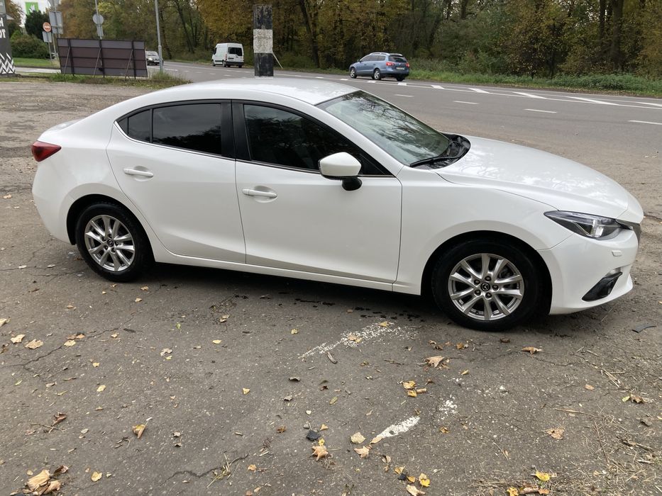 Мазда 3, дизель 2.2, 2015 року