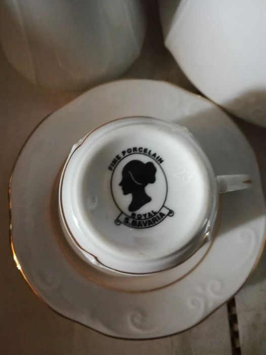 Conjunto de jantar e copos