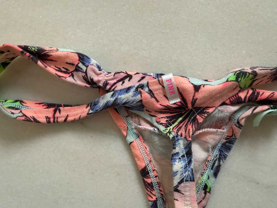 stringi damskie PINK VS