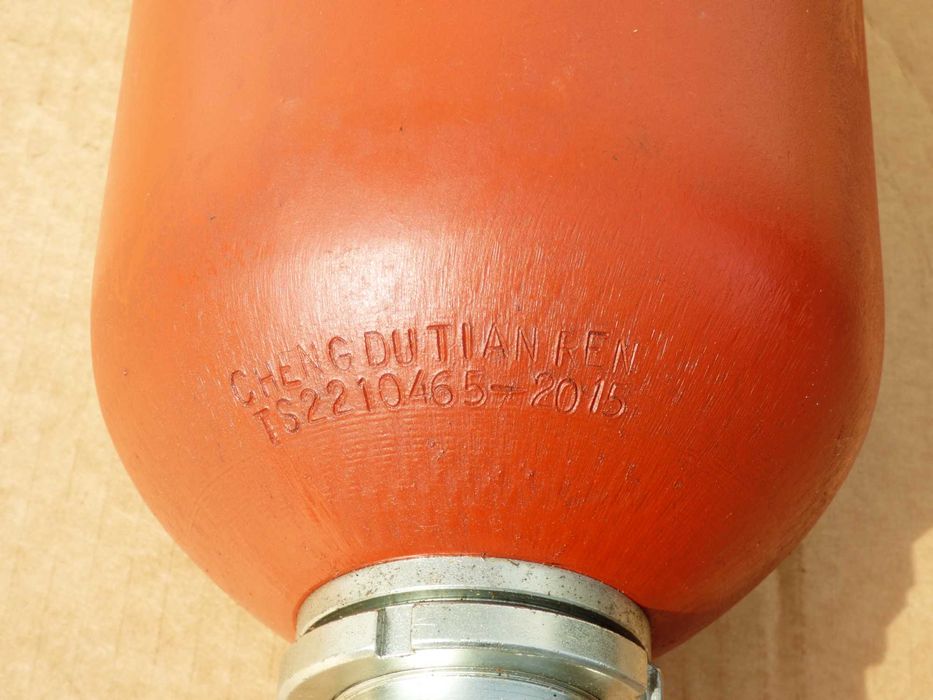 Acumulador hidráulico.