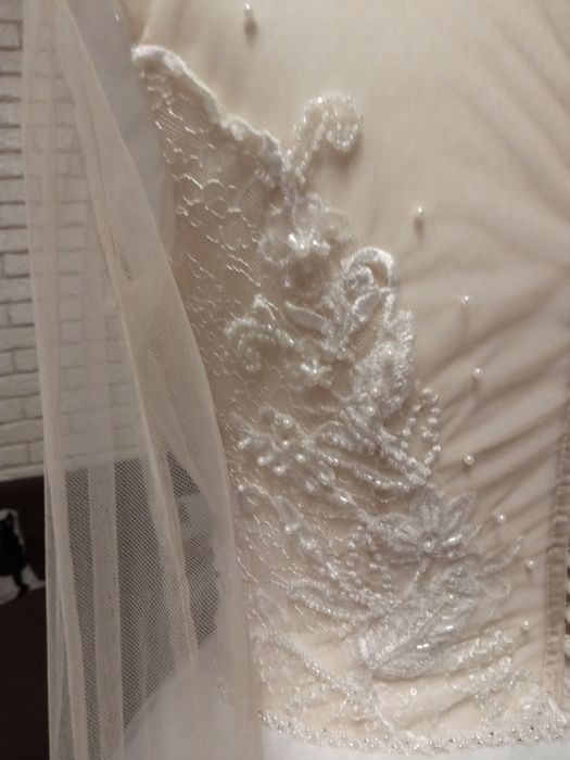 Весільна сукня р.36