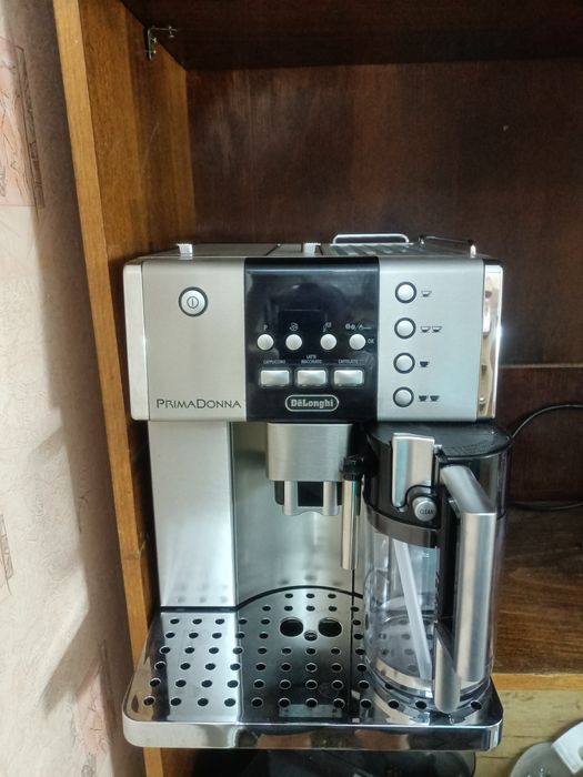 Кавомашина Delonghi PrimaDonna