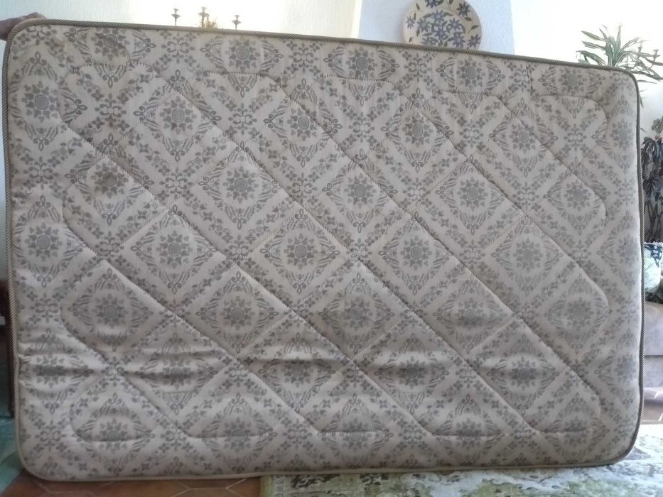Colchão de casal 1,83X1,28