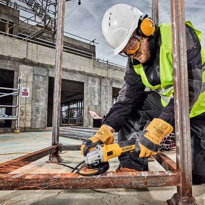 DeWALT DWE4357 Шліфмашина кутова - болгарка мережева безщіткова