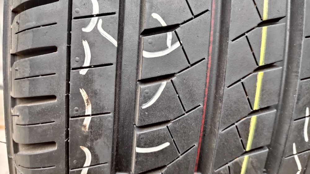 шини 215/60R16C. Bridgestone Michelin . нові с