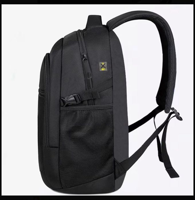 Czarny plecak unisex – turystyczny, sportowy, na co dzień i na podróże