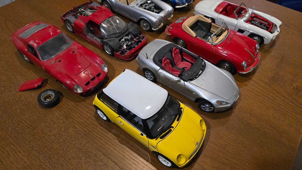 16 carros escala 1/24 e 1/18