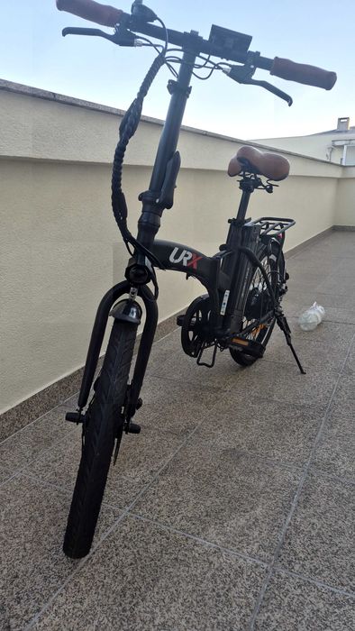 Vendo bicicleta elétrica dobravel com tudo funcionando, acompanha carregador para carregar a bateria, pouco usada