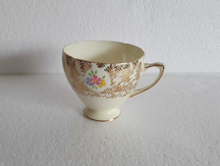 Rara antiga Chávena Royal Grafton Bone China - Anos 20