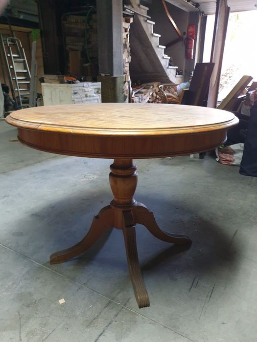 Mesa de madeira extensível