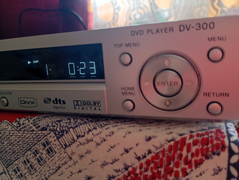 Pioneer DV-300
DVD-програвач.