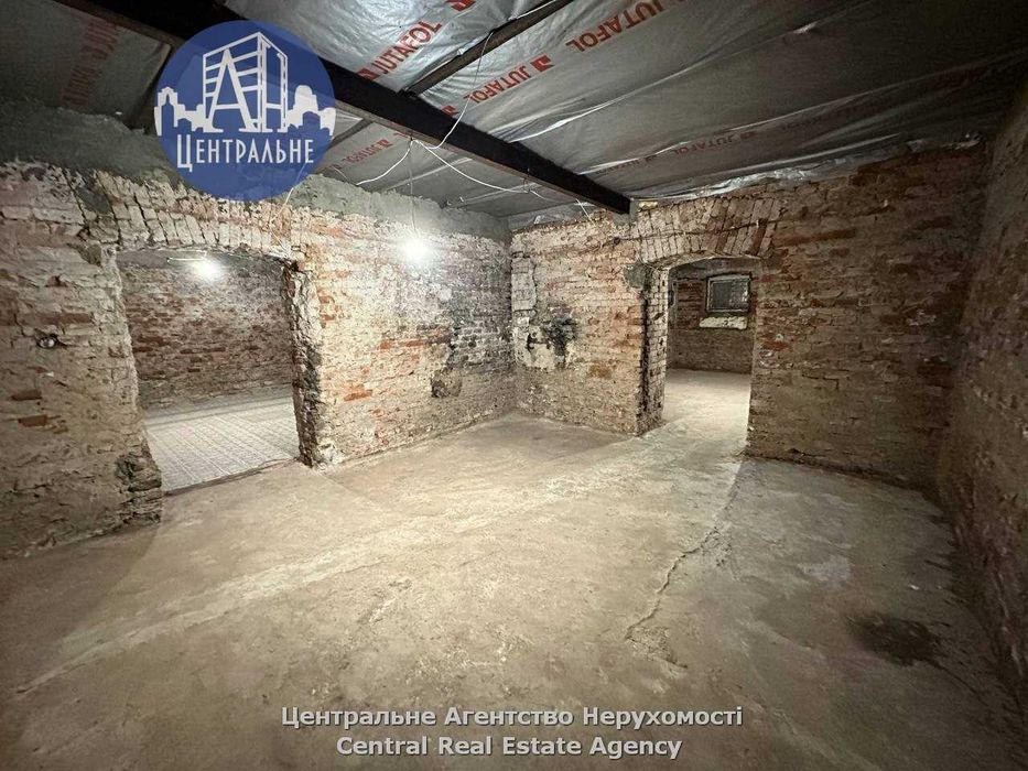 Продається нежитлове приміщення в центральній частині м. Чернівці