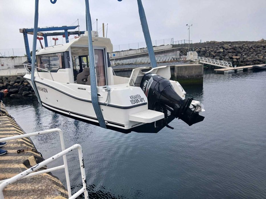 Barco Quiksilver Pilothouse 755