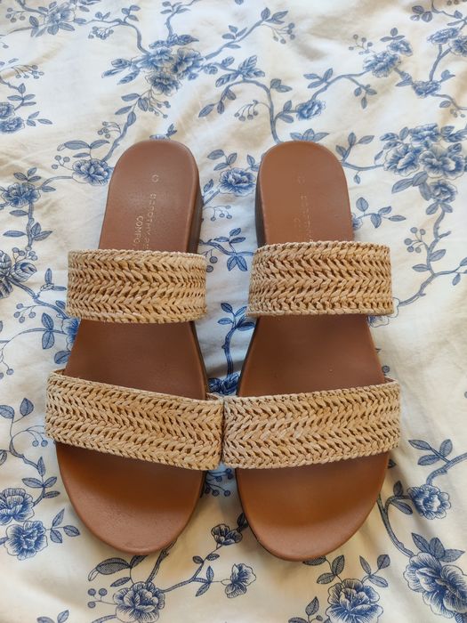 Letnie, beżowe klapki Dorothy Perkins