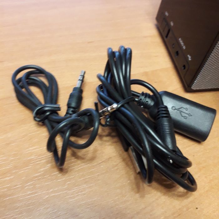 Głośnik przewodowy do telefonu.