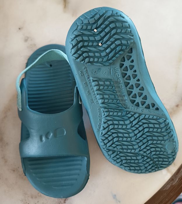 Sapatos bebé piscina