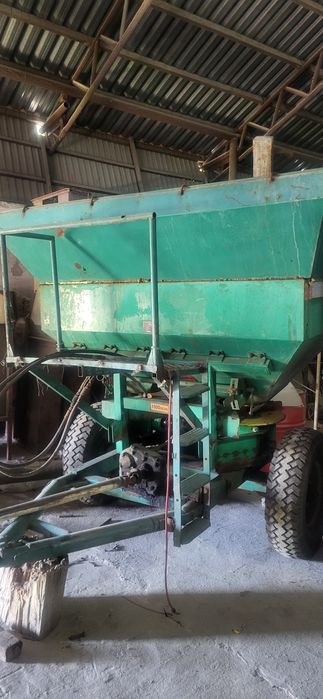 Розкидач добрив мвд 1200