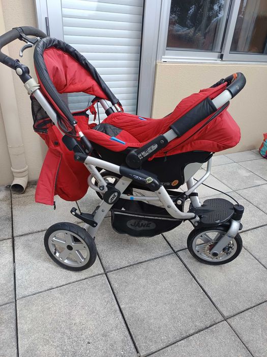 Vendo conjunto de transporte para bebé.