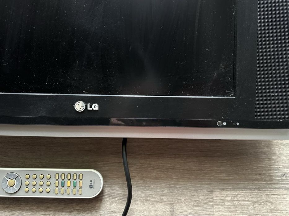 Продам телевизор LG
