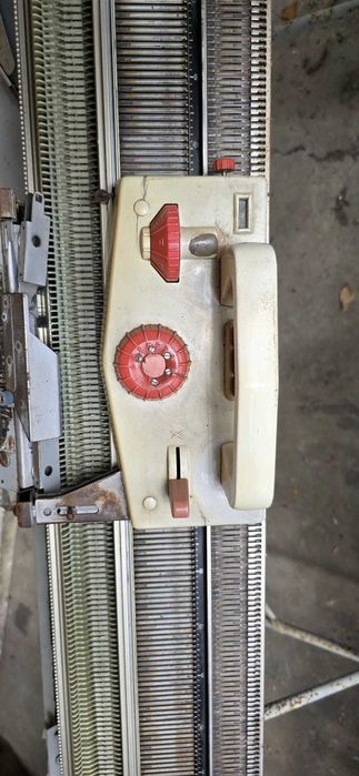 Maquina de tricotar Passat c/motor