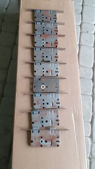 Zamki do drzwi solidne