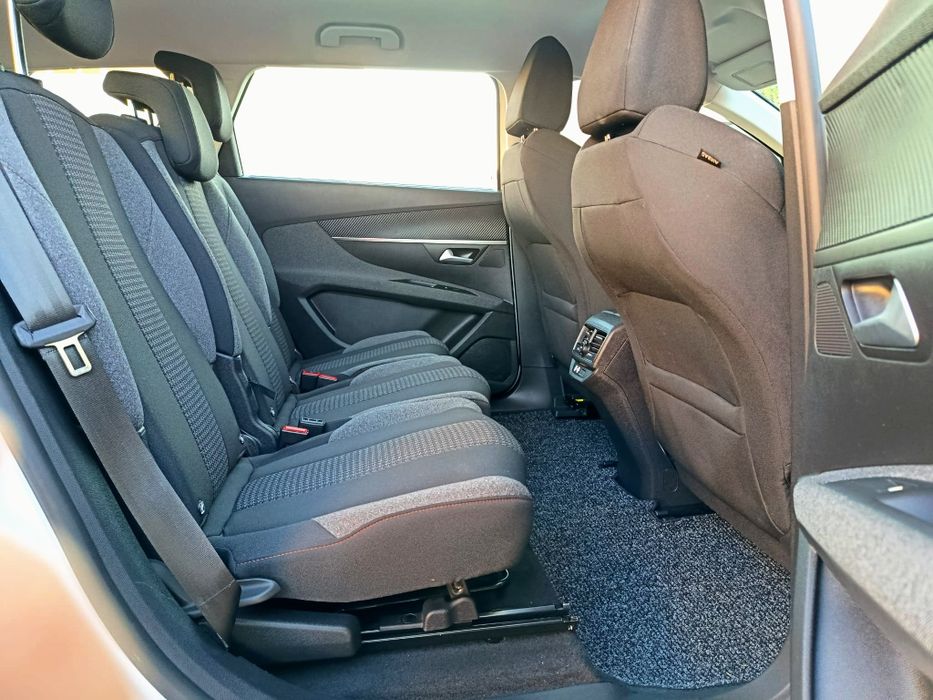 Peugeot 5008 Versão Puretech 1.2L - 2020/11