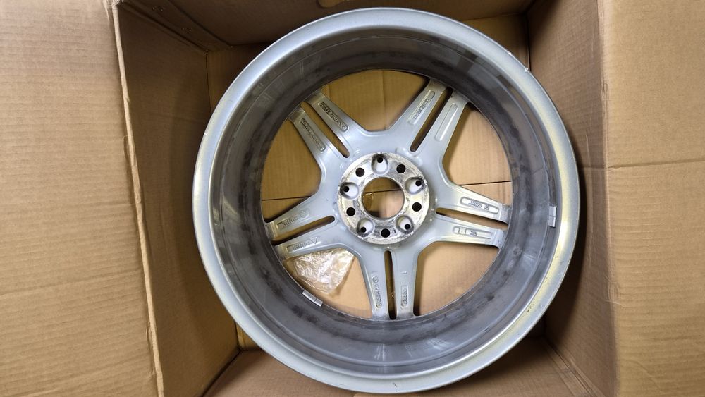 Felga aluminiowa OE Mercedes A1764010100 AMG 5x112 7,5jx18 ET42,5