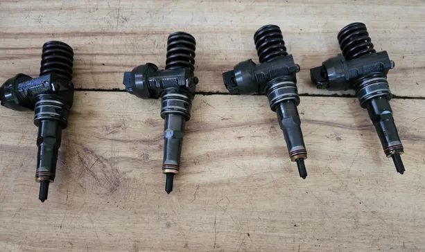 POMPOWTRYSKIWACZ VW PASSAT B5 1,9 TDI 105KM 038130073AG 0414720215