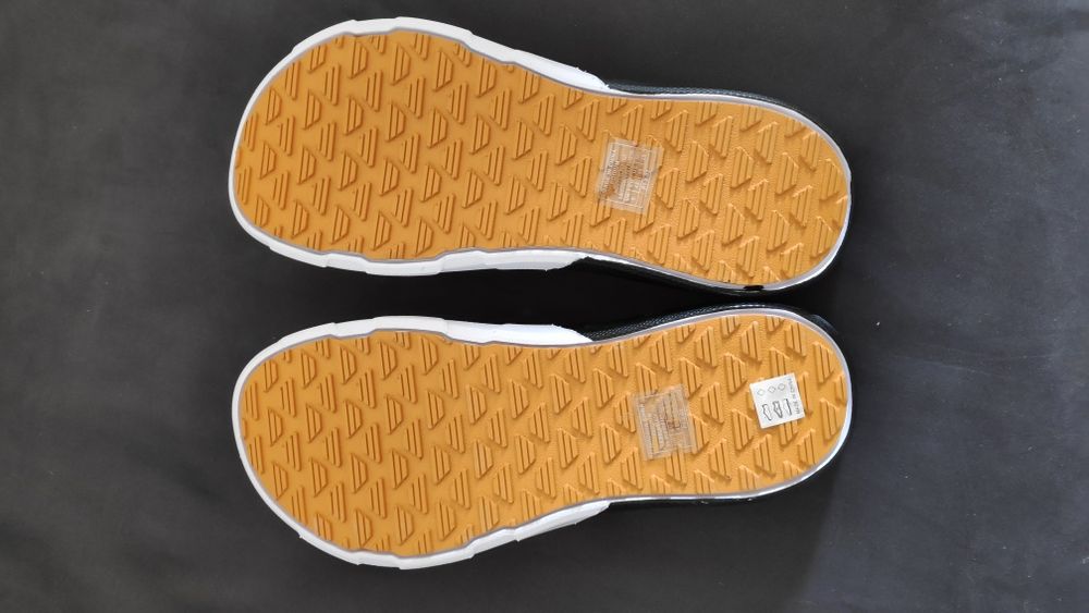 Japonki Dynafit Podium – NOWE, rozmiar 43
Na sprzedaż nowe, nieużywane