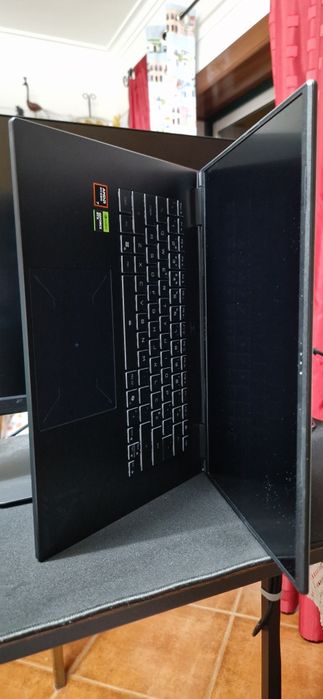 Portátil Gaming GIGABYTE A16 (16'') – Ryzen 7 | RTX 5060 8GB GDDR7 | 16GB RAM | 1TB SSD | 15 Meses de Garantia