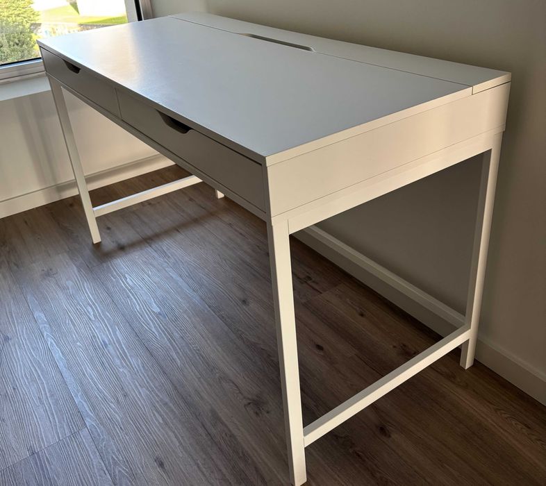 Secretária IKEA Alex 132 x 58cm - como nova