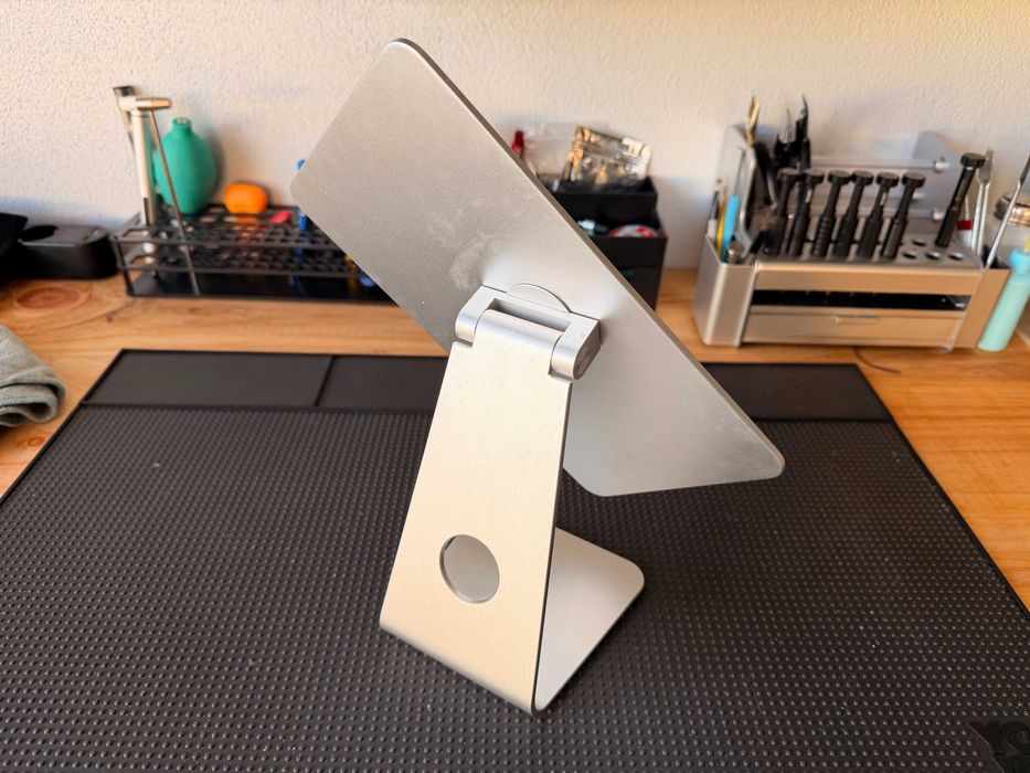 Suporte FIXED em alumínio para iPad/Tablet — ajustável e estável