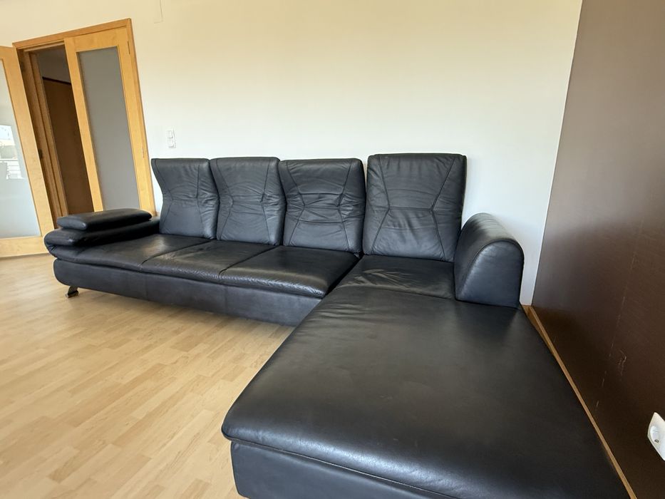 Sofá de 4 lugares com Chaise Longe Preto