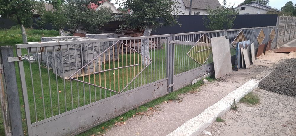 Забор, Паркан металевий секції