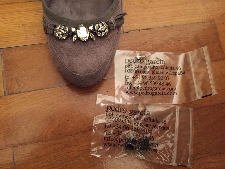 Sapatos em pele de camurça e brilhantes Pedro Garcia