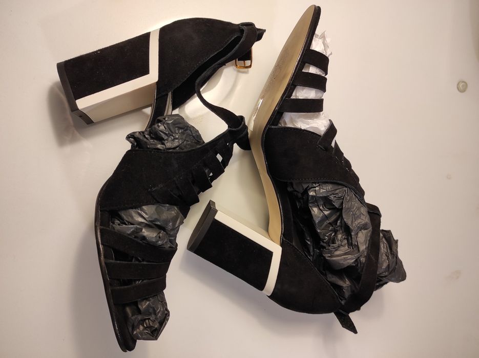 Sandálias Eureka novas n°37