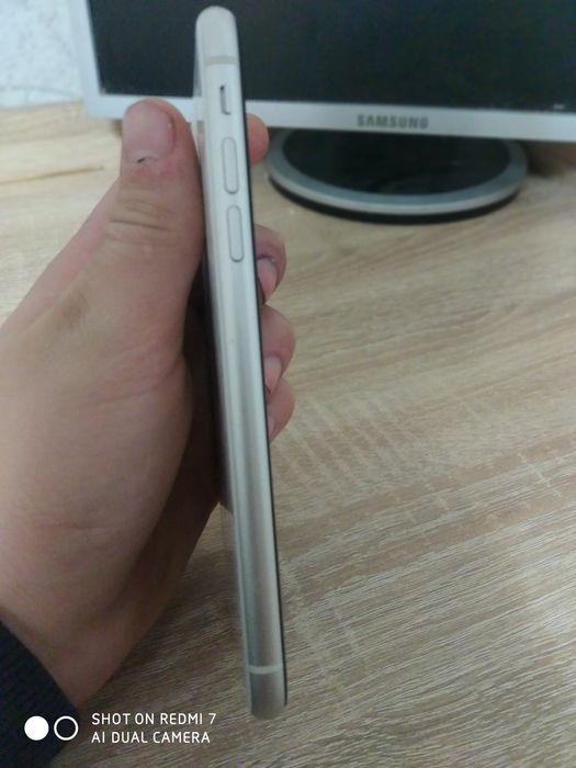 Продам айфон в нормальному стані