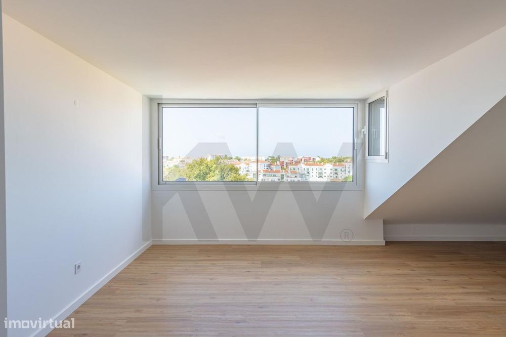 Moradia em condominio com jardim e piscina privados