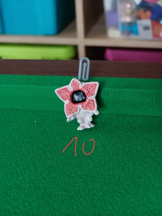 Figurki Kinder Joy Stranger Things